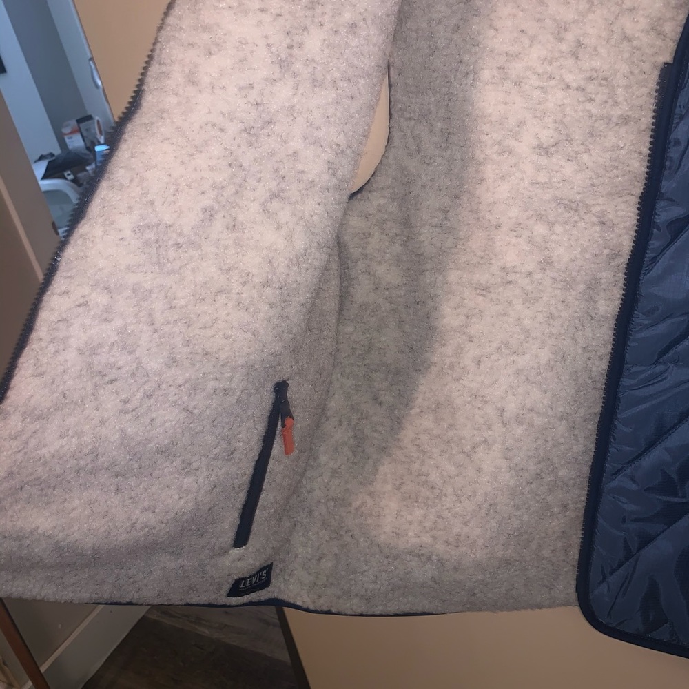 NWT Levi reversible Sherpa lined down vest~ rare! - Picture 6 of 7